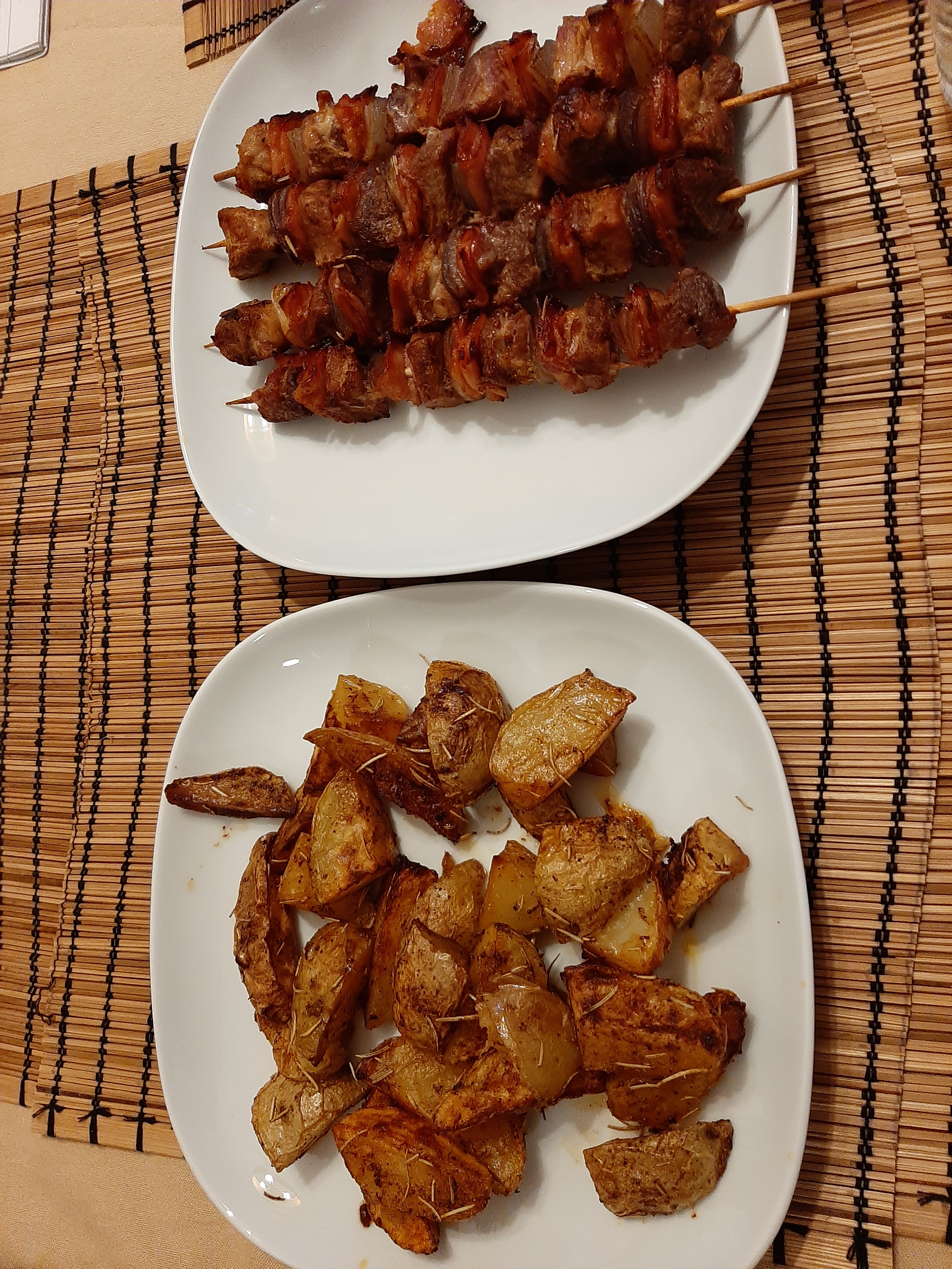 Schaschlik mit Ofenkartoffeln