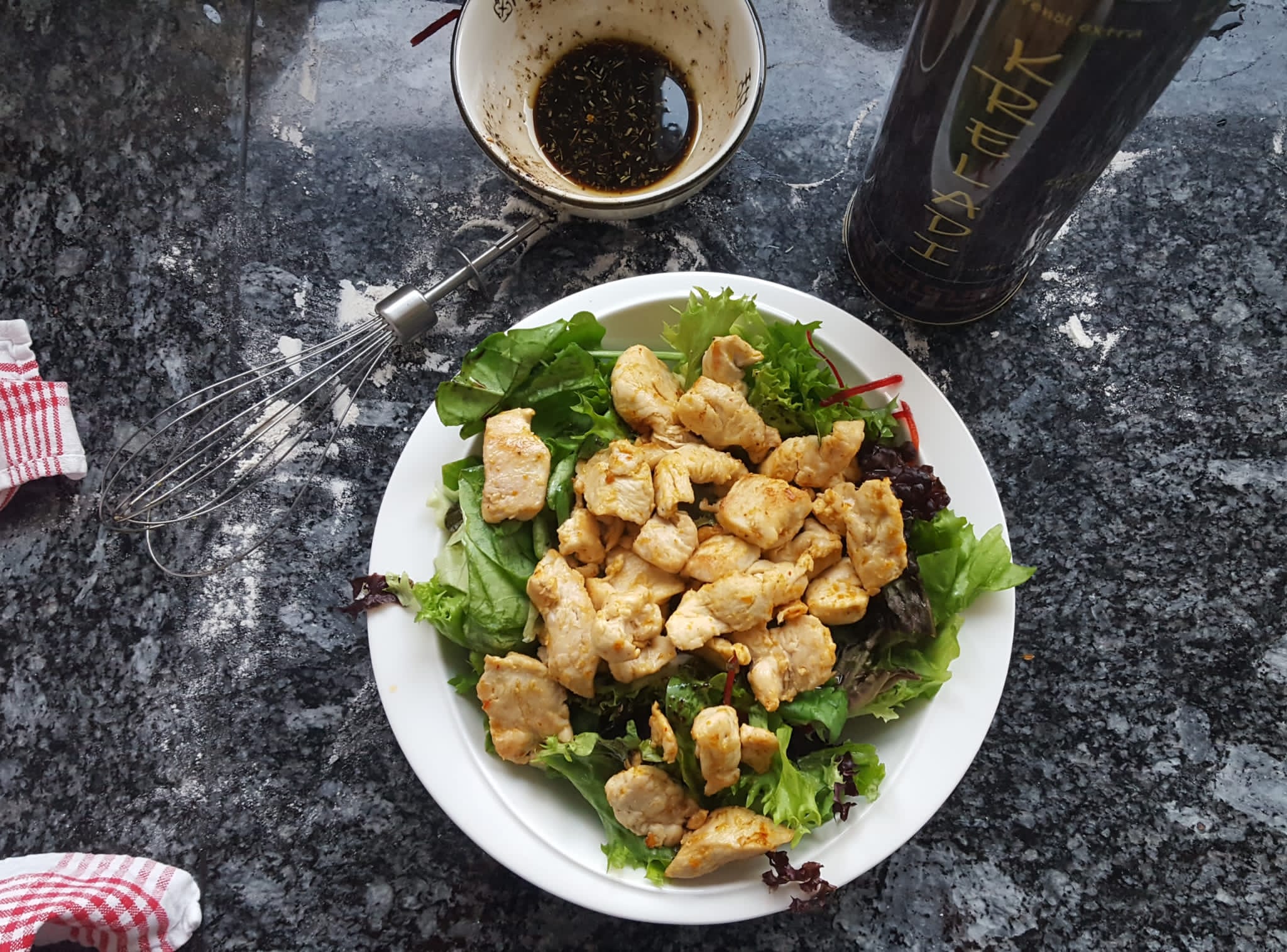 Blattsalat  mit Hühnchen